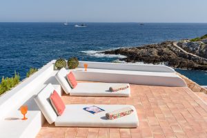 estatiba, decoración con color living coral